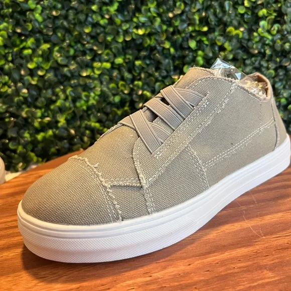 NEW Olive Green Elastic Lace Women’s Shoes- Size 8 - Picture 5 of 11